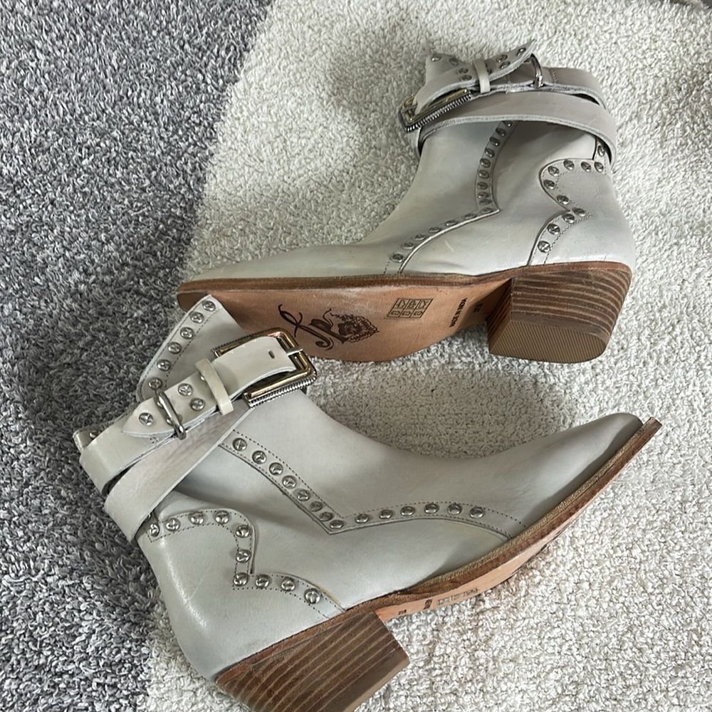 Free People Boots Womens Sz 7  Billy Cowgirl Pointed ankle western vegan New - Picture 2 of 15